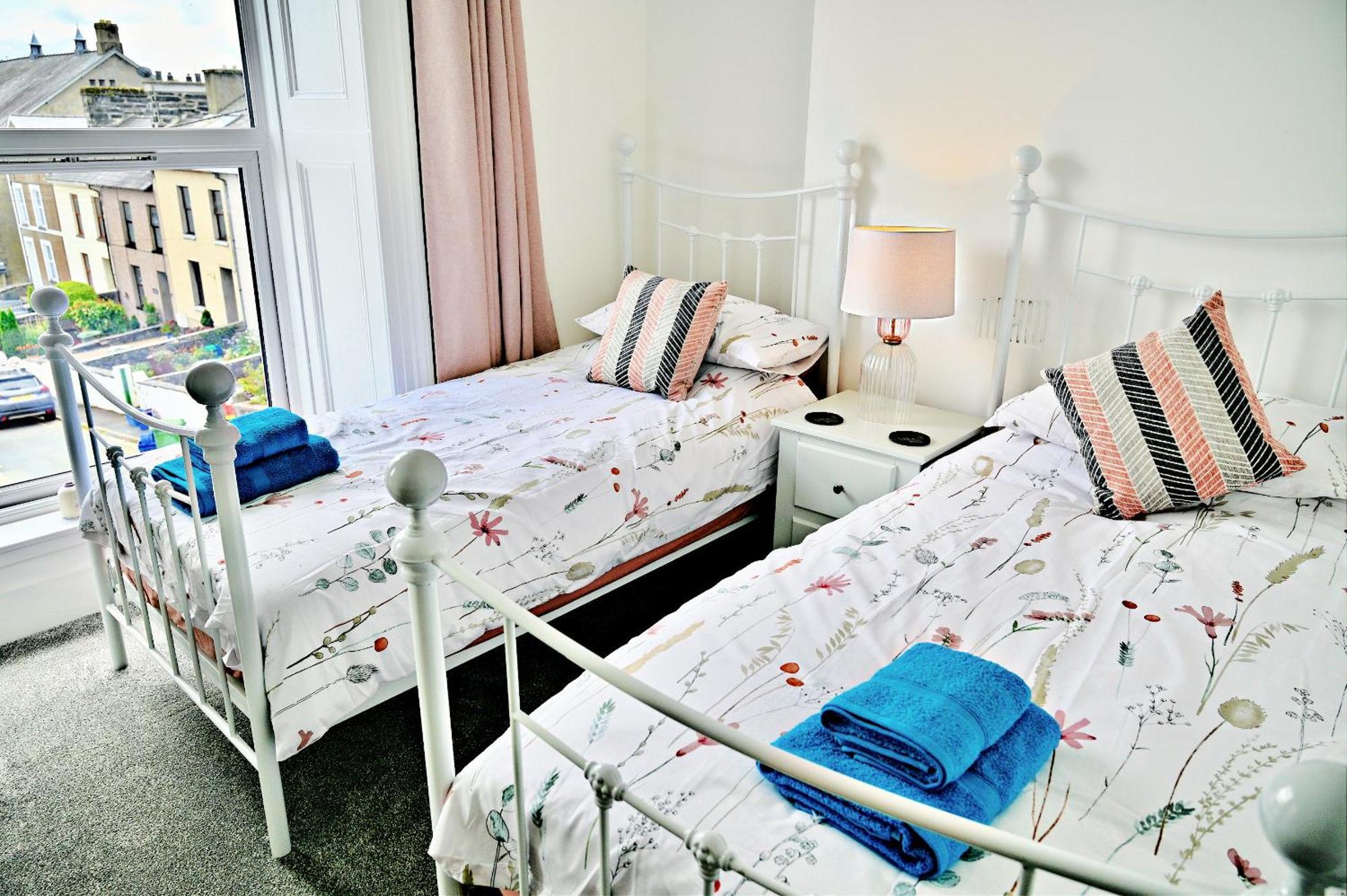 Porthmadog, Sleeps 11, 5 Bedrooms, 5 Bathrooms, Mountain Views Luaran gambar