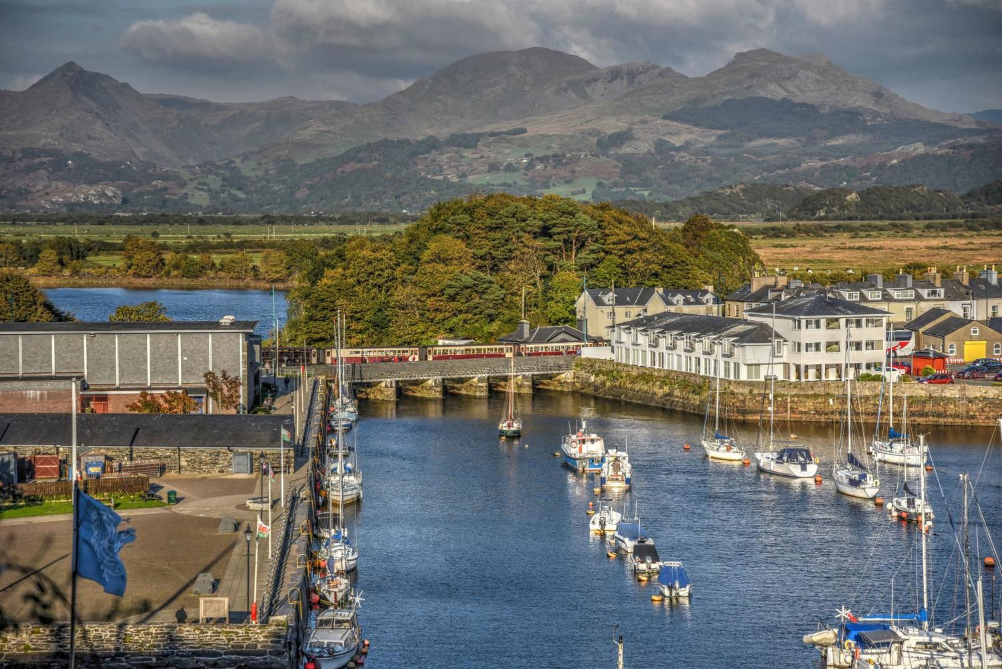 Porthmadog, Sleeps 11, 5 Bedrooms, 5 Bathrooms, Mountain Views Luaran gambar